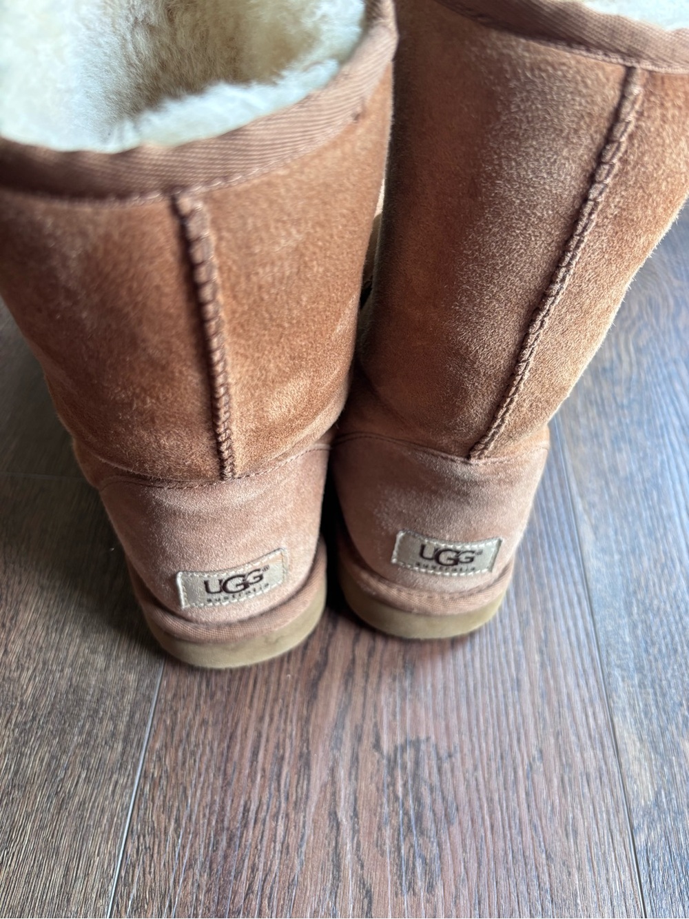 UGG Chestnut Suede Classic Short Boot
